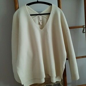H&M WOOL Elevated Very Oversized XS Cozy Cream V-Neck Women's Sweater